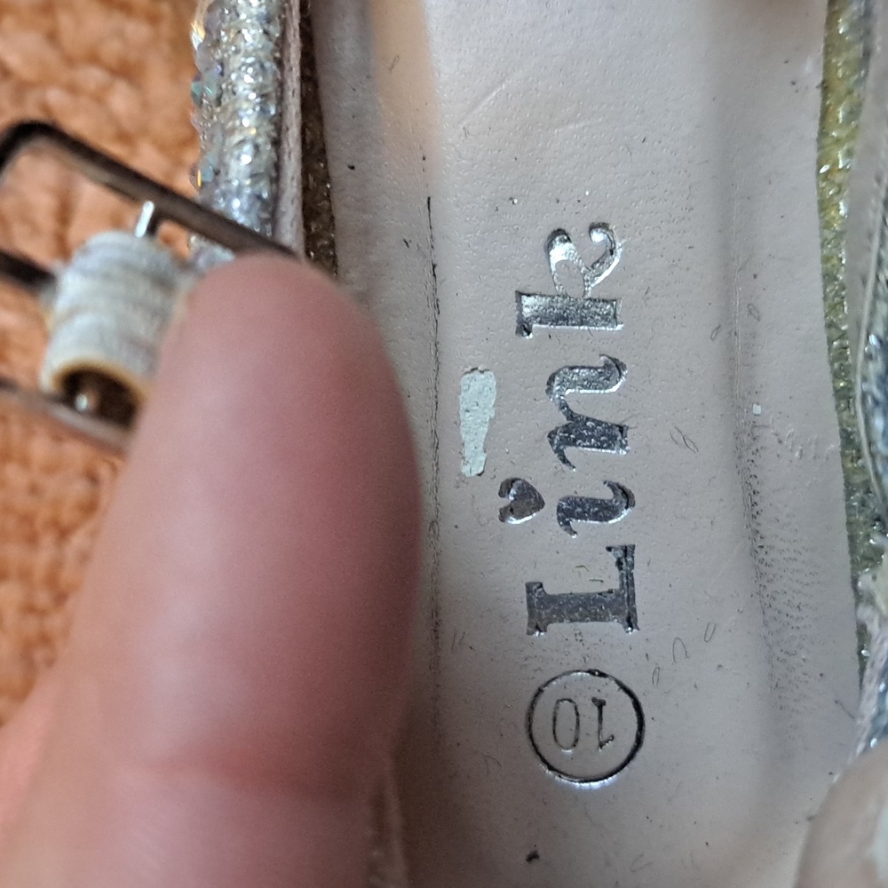 Link Girls Silver Rhinstone Buckle Heels Size 10. - Picture 2 of 5